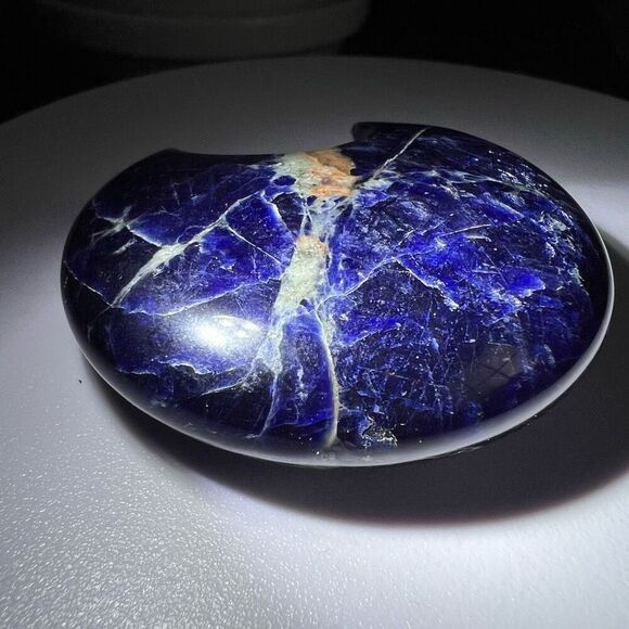 Sodalite Crystal Moon Carving (#2) - Picture 3 of 10